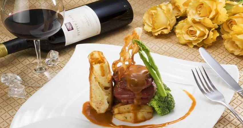 Ficat de gasca cu mere caramel